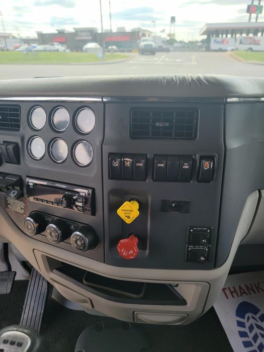 2019 Peterbilt 579-17