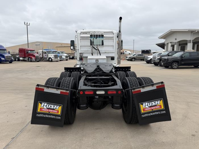 2020 Peterbilt 567-4