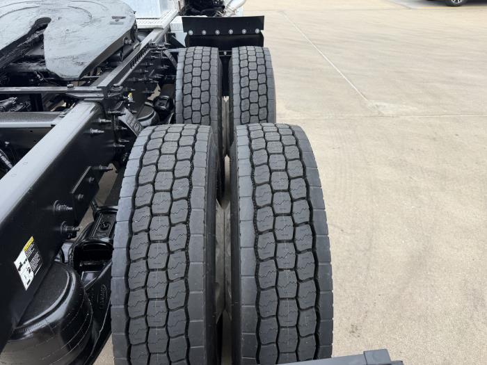 2020 Peterbilt 567-11