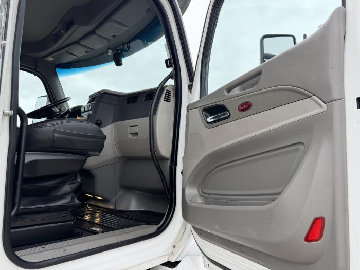 2020 Peterbilt 567-23