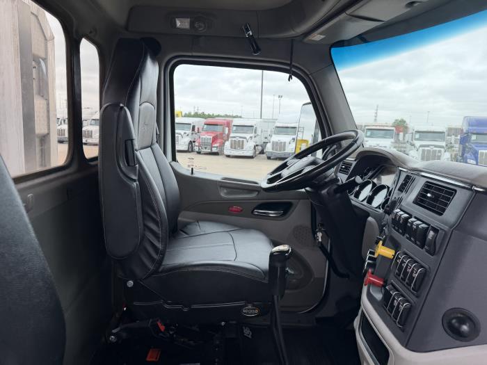 2020 Peterbilt 567-24