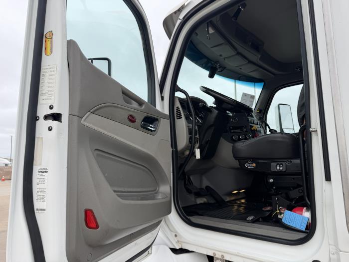 2020 Peterbilt 567-25