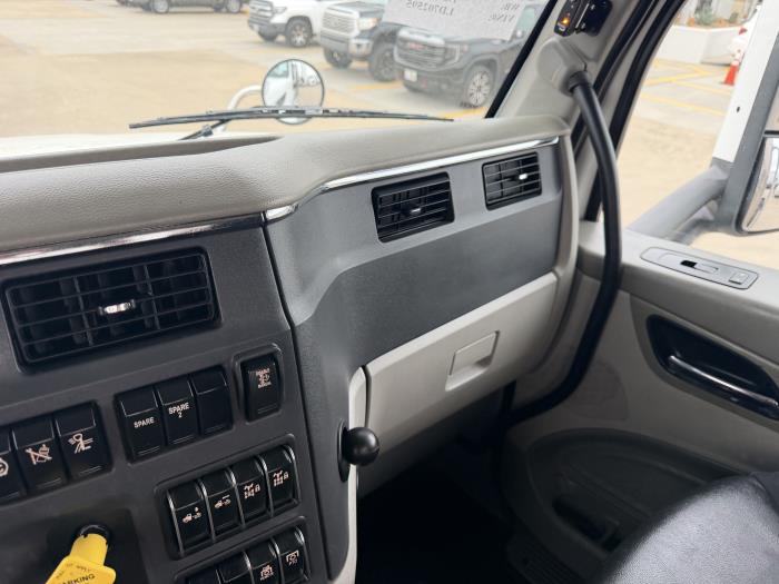 2020 Peterbilt 567-29