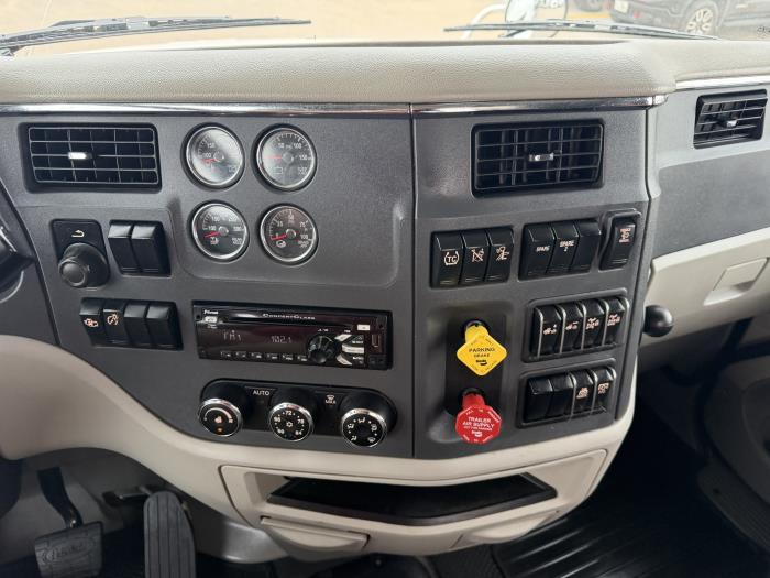 2020 Peterbilt 567-30