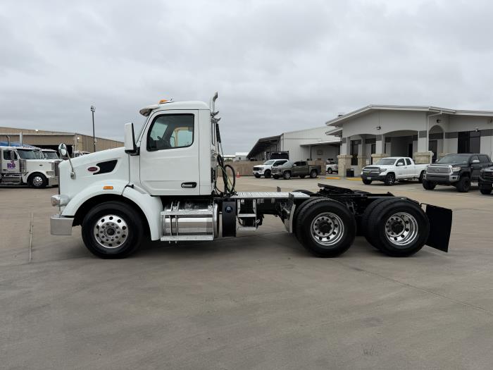 2023 Peterbilt 567-2