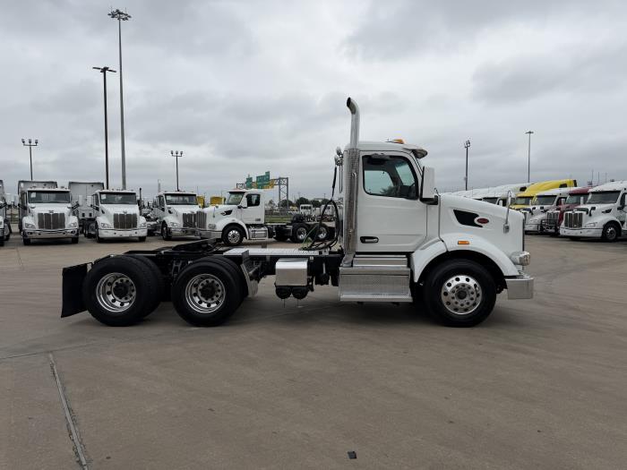 2023 Peterbilt 567-6