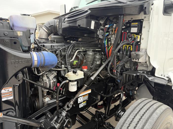 2023 Peterbilt 567-15