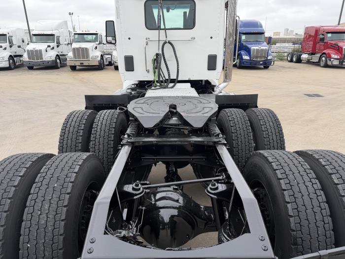 2023 Peterbilt 567-13
