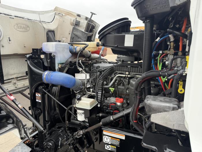 2023 Peterbilt 567-16