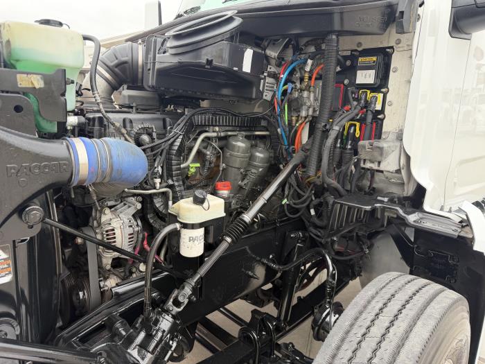2023 Peterbilt 567-15