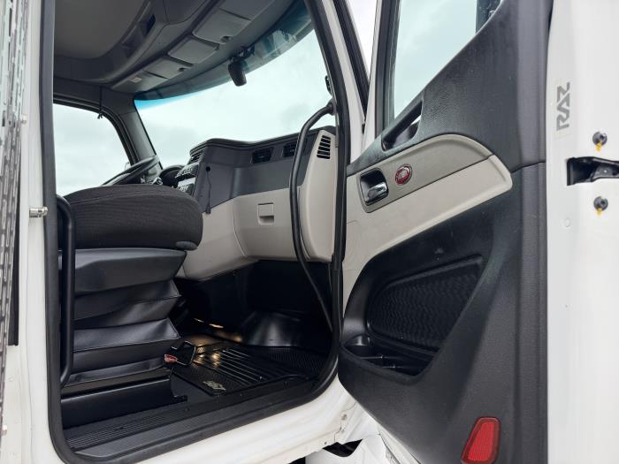 2023 Peterbilt 567-21