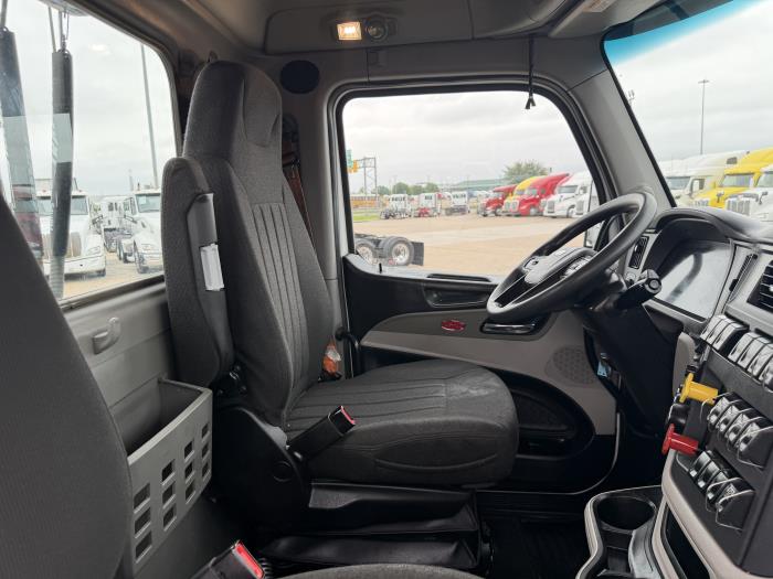 2023 Peterbilt 567-22