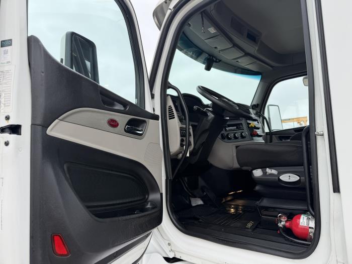 2023 Peterbilt 567-23