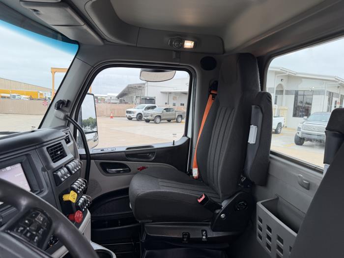 2023 Peterbilt 567-24