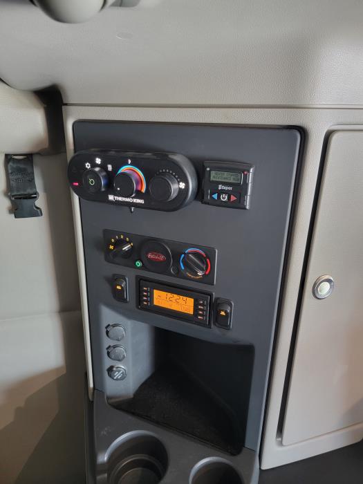 2020 Peterbilt 579-24
