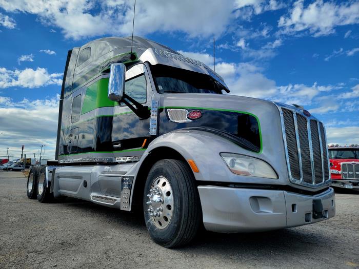 2020 Peterbilt 579-8