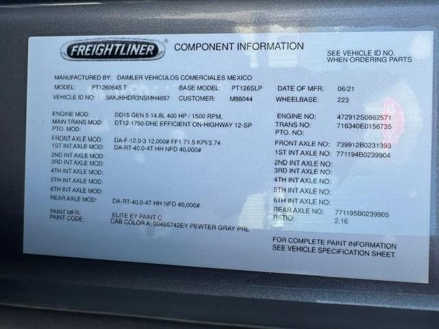 2022 Freightliner Cascadia-12