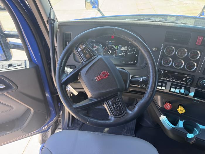 2022 Kenworth T680-9