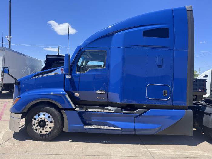 2022 Kenworth T680-4