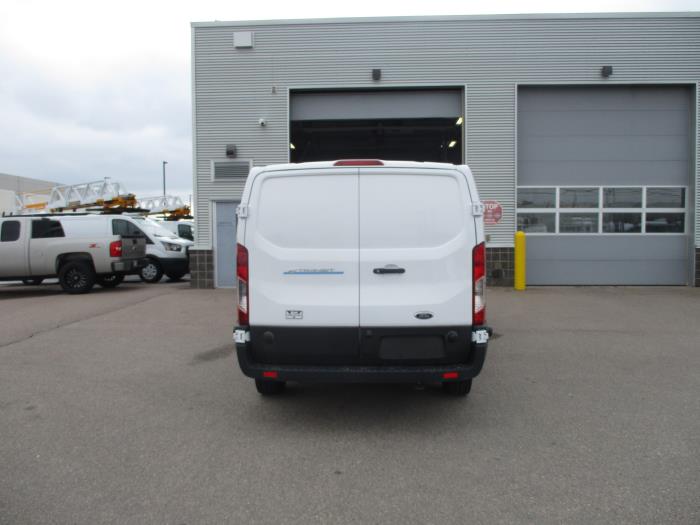 2024 Ford E-Transit-5