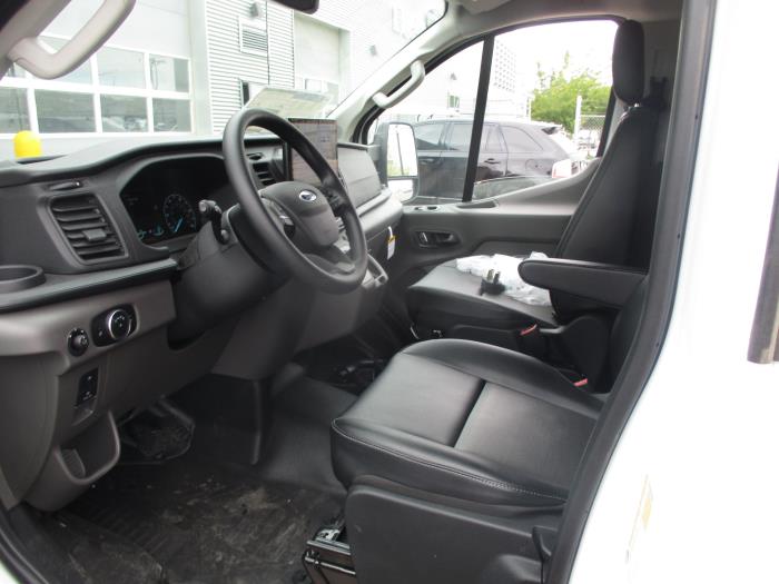 2024 Ford E-Transit-9
