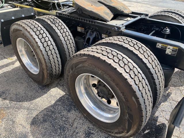 2021 Peterbilt 579-5