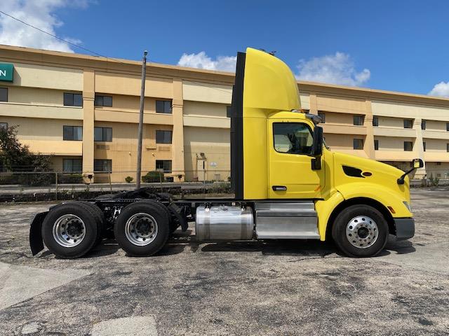 2021 Peterbilt 579-9
