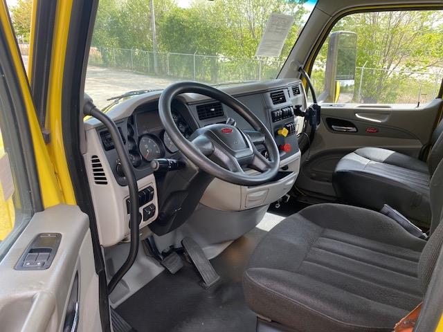 2021 Peterbilt 579-16