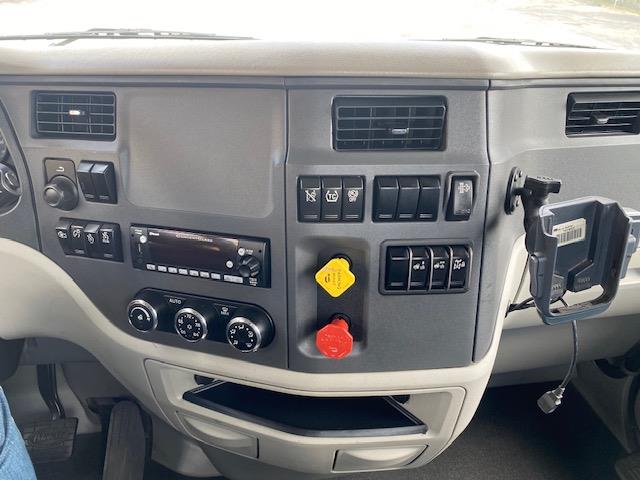 2021 Peterbilt 579-21