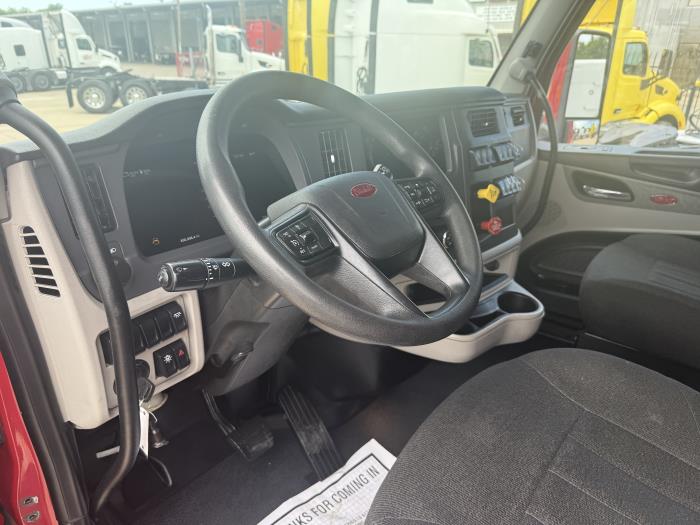 2022 Peterbilt 579-6