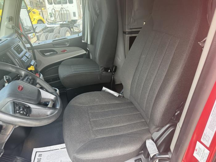 2022 Peterbilt 579-7