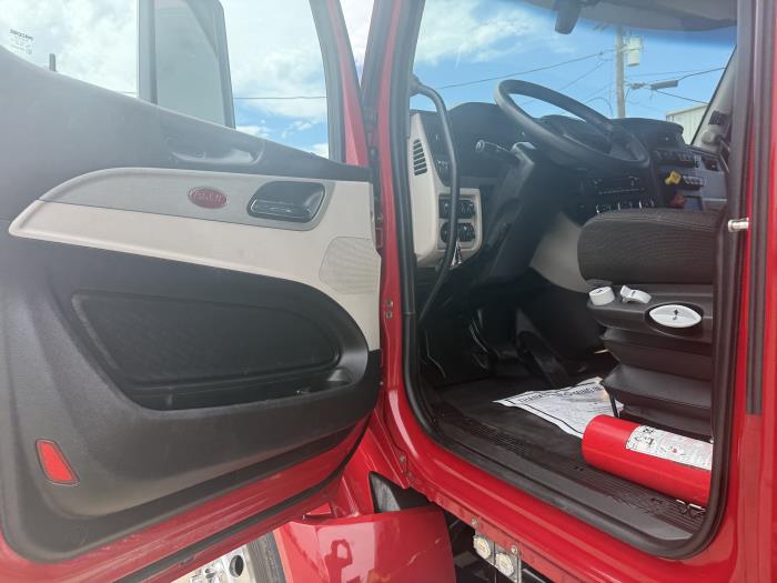 2022 Peterbilt 579-16