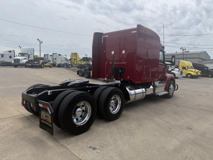 2022 Peterbilt 579-28