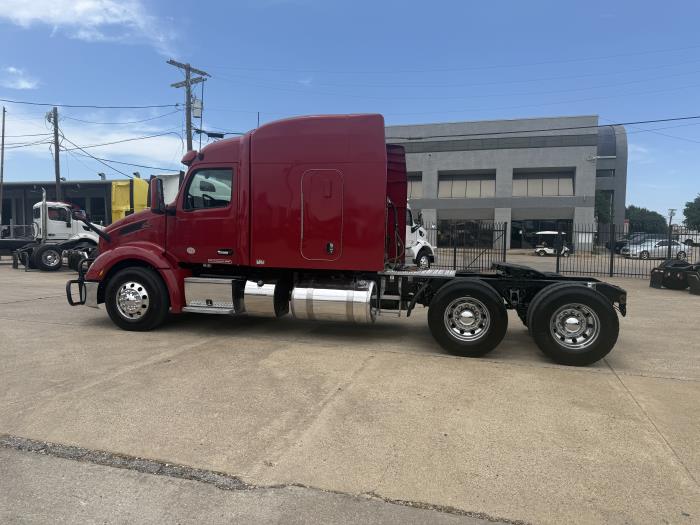 2022 Peterbilt 579-36