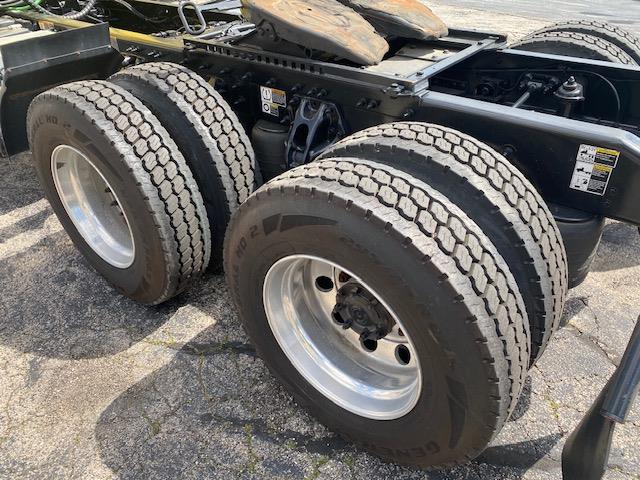 2021 Peterbilt 579-5