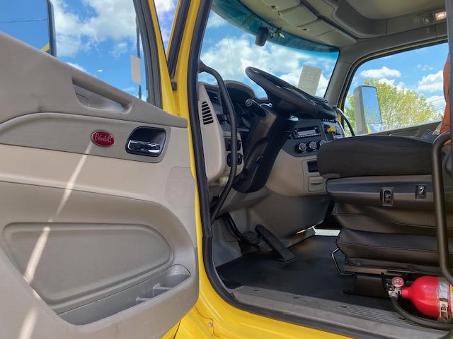 2021 Peterbilt 579-15