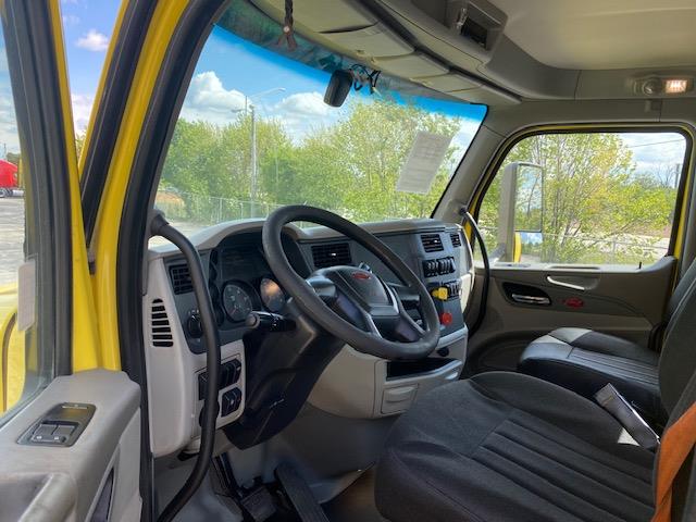 2021 Peterbilt 579-16