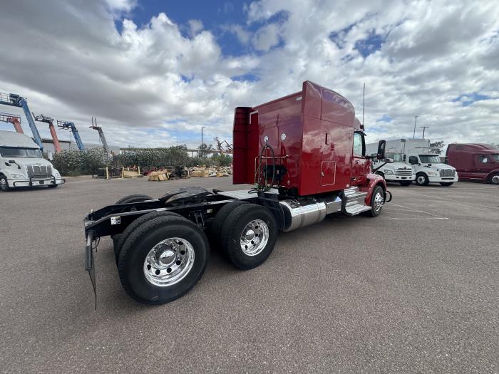 2022 Peterbilt 579-4