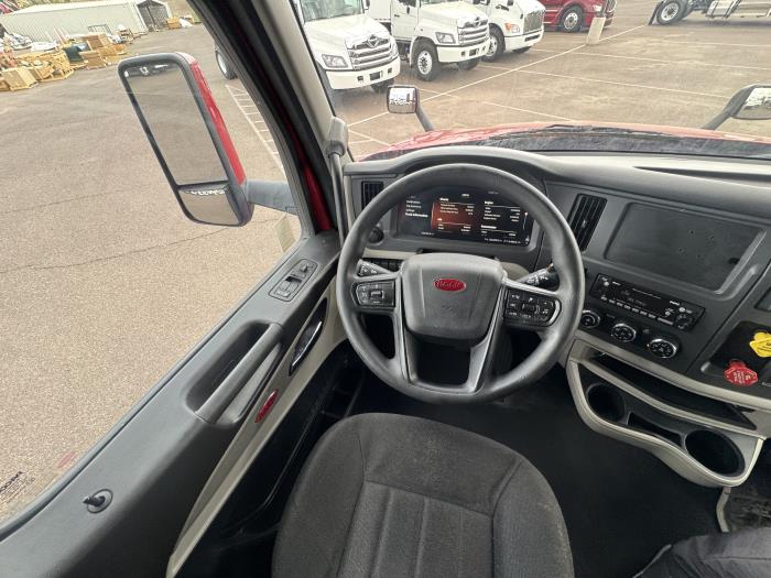 2022 Peterbilt 579-10