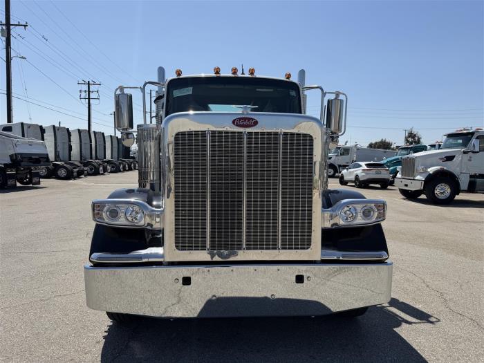2027 Peterbilt 589-2