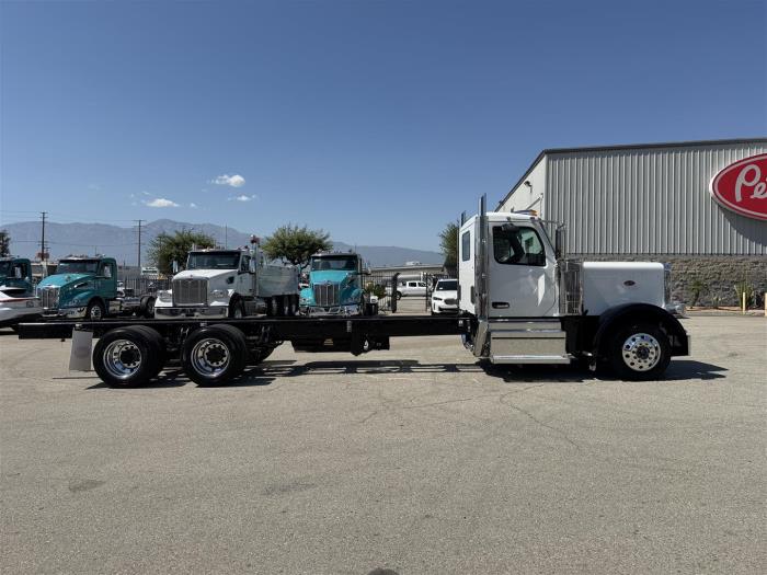 2027 Peterbilt 589-4