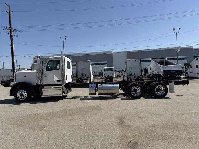 2027 Peterbilt 589-8
