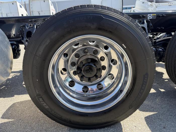 2027 Peterbilt 589-10