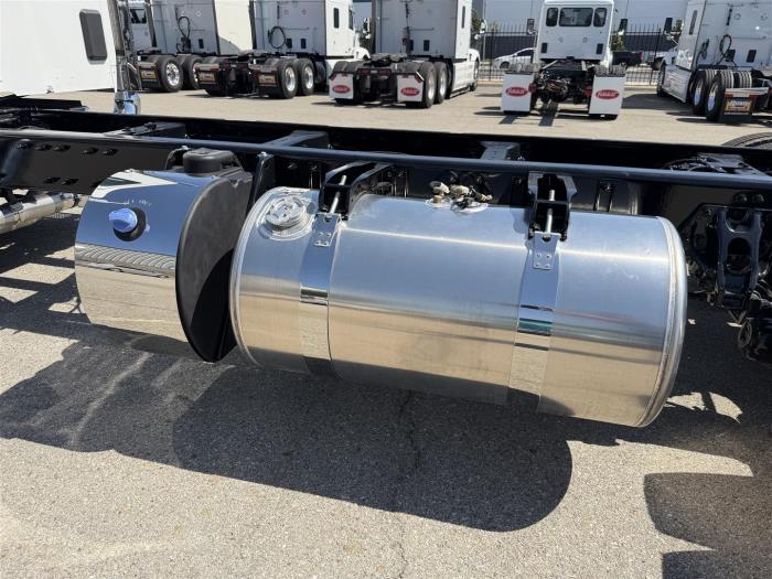 2027 Peterbilt 589-12