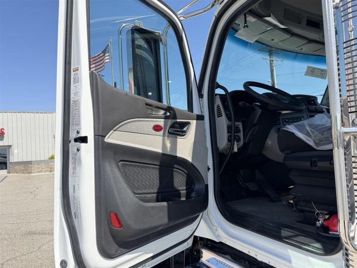 2027 Peterbilt 589-19
