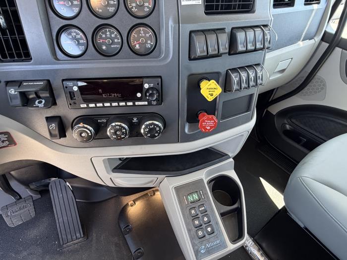 2027 Peterbilt 567-13