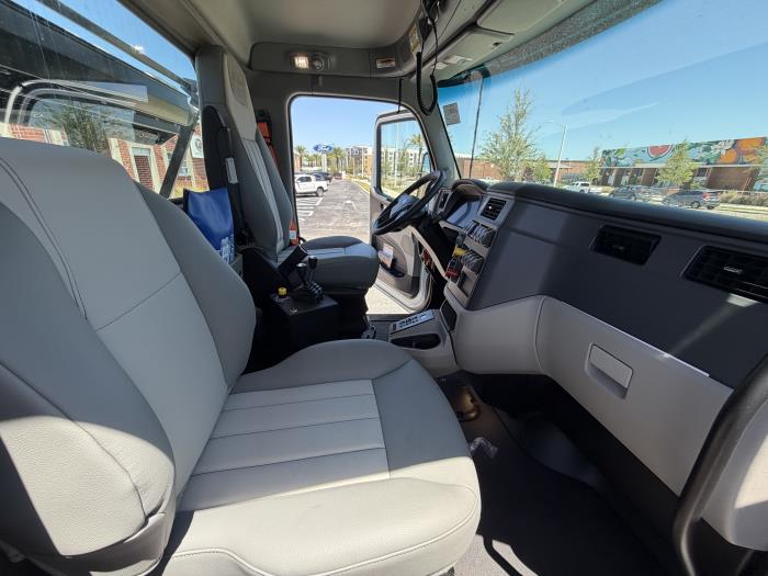 2027 Peterbilt 567-17