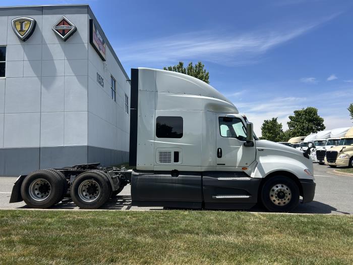 2022 International LT625-7