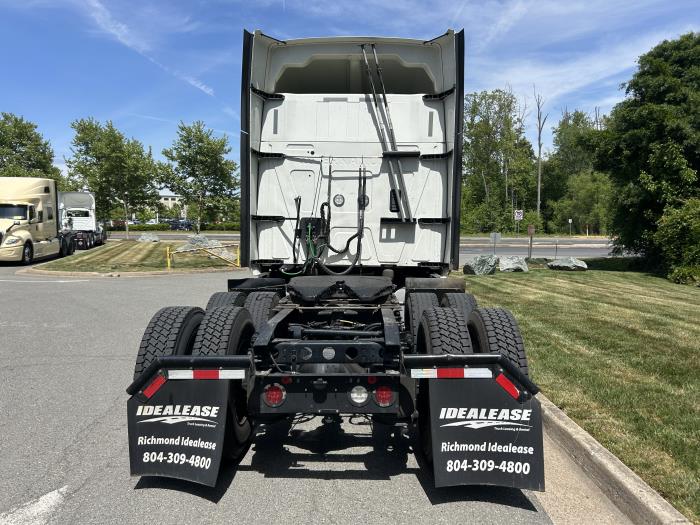 2022 International LT625-5