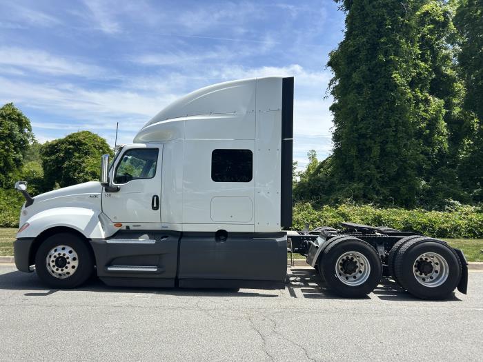 2022 International LT625-3
